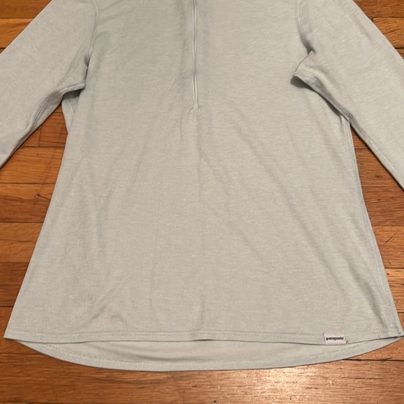 Patagonia Capilene 2 Quarter Zip Pullover in Oatmeal, size Large - Picture 4 of 10